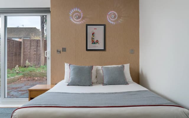 Flexistay Aparthotel Sutton - photo 2