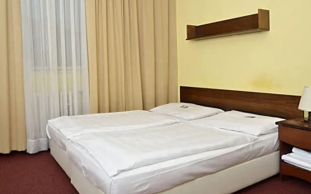 EA Hotel Jasmín - photo 4