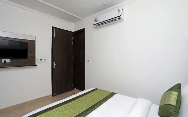 OYO 15087 S Ambience - photo 4
