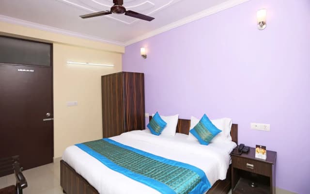 OYO 8462 Hotel Galaxy - photo 5