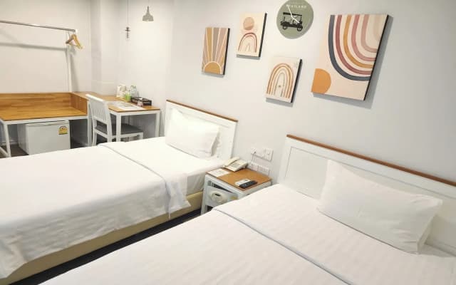 J Place Hotel - photo 4