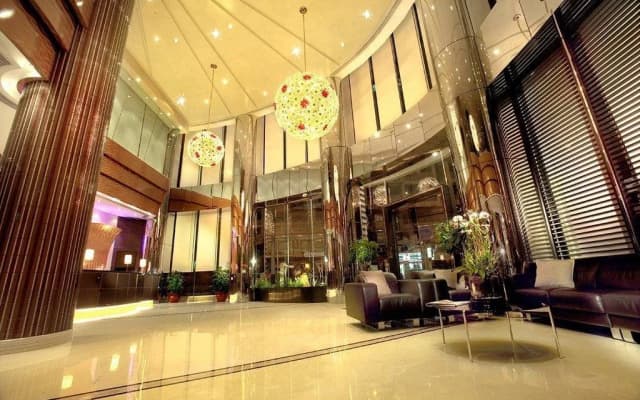 South Pacific Hotel - photo 2
