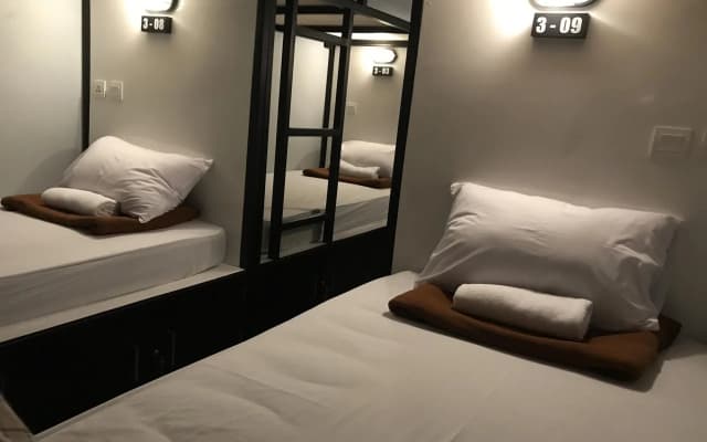 Nine Dollar Hostel - photo 2