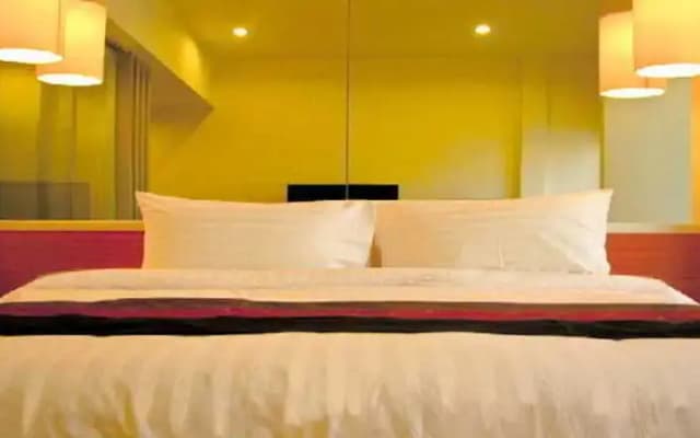 Sleep With Me Serviced Apartment - photo 4