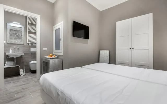 Bell Tower Apartment - photo 5