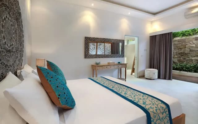 Seminyak White Design Villa - photo 2