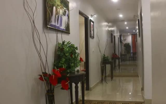 Milestone Hotel & Resort - photo 4