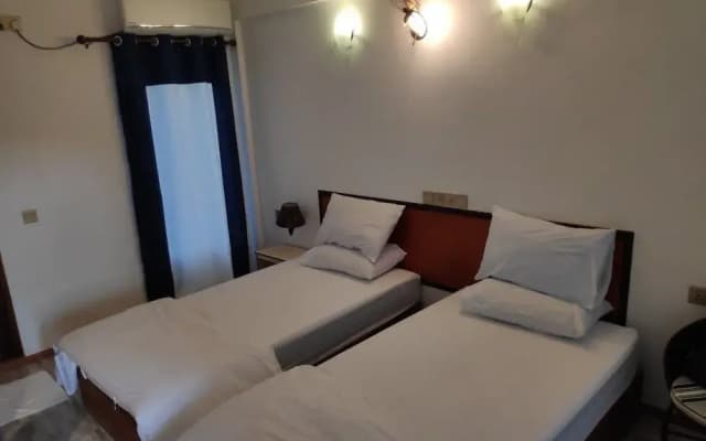 Five Coral Inn - photo 4