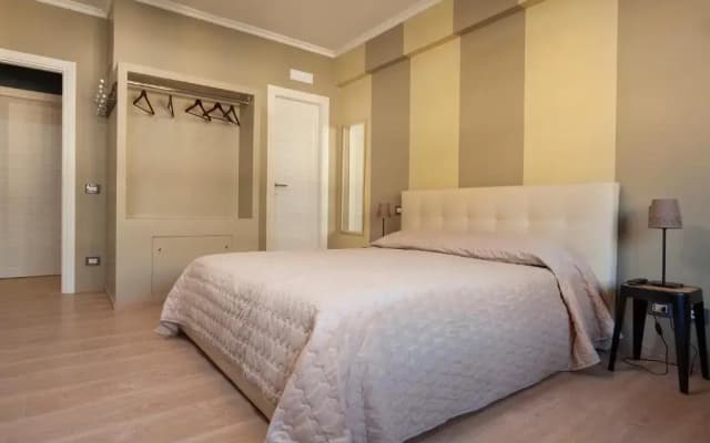 Alex's Guest House - photo 2