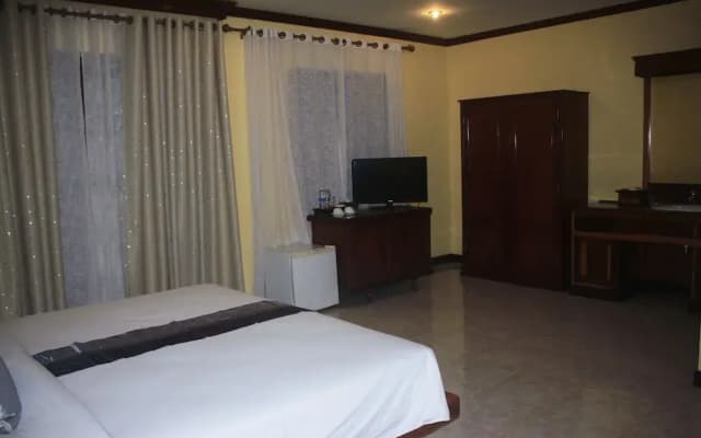 Suryavara Residence Hotel - photo 2