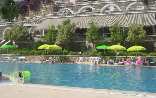 Paradise Hill Resort - photo 5