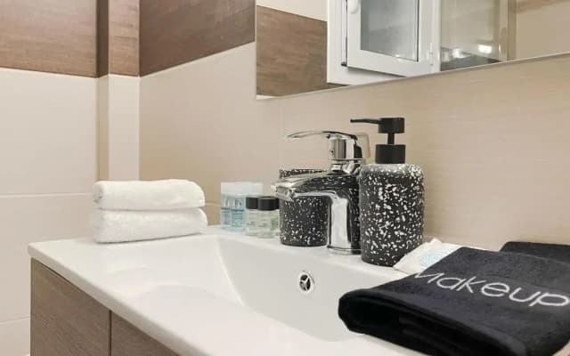 Kodrigktonos Central 77sqm apt in Viktoria - photo 5
