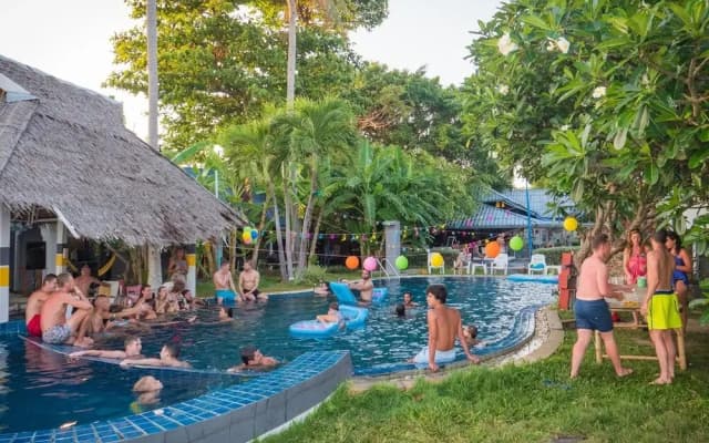 Asia Blue - Beach Hostel Hacienda - Bed in 6-bed Mixed Dormitory Room - photo 4