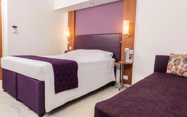Caspia Hotel New Delhi Shalimar Bagh - photo 5