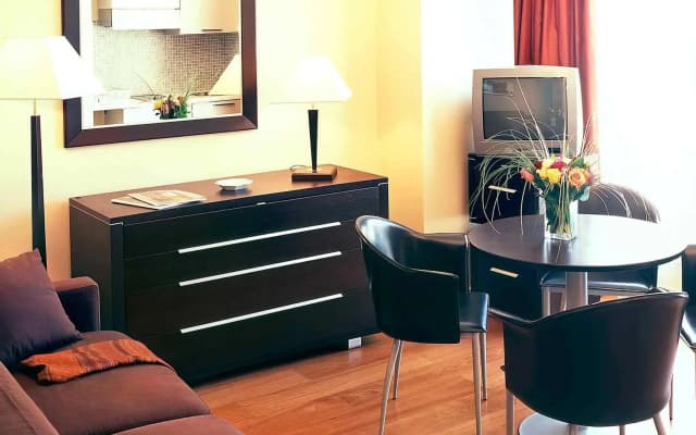 Adagio Access Paris Eiffel Aparthotel - photo 5