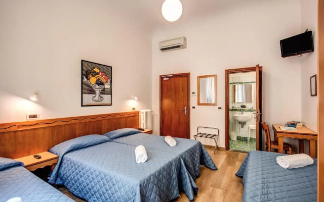 Hotel Nuova Italia - photo 4