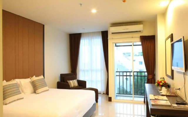 Crystal Suites Suvarnabhumi Airport - photo 3