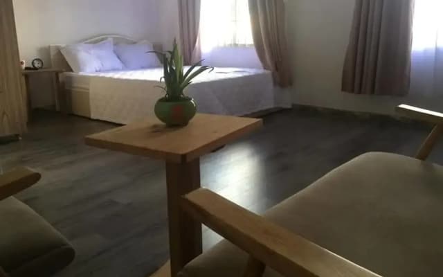 Leo's House - photo 4