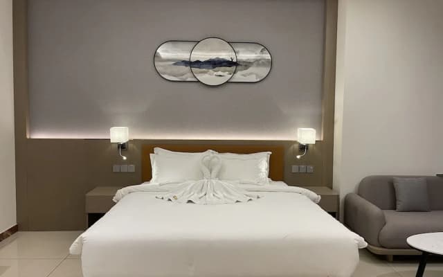 Season Inn Hotel - photo 5