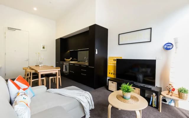 GEORGE, 1BDR North Melbourne Apartment - photo 3