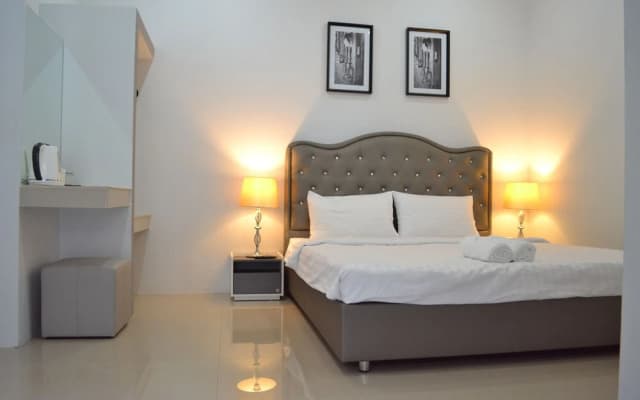 Icon Place Apartment - photo 4