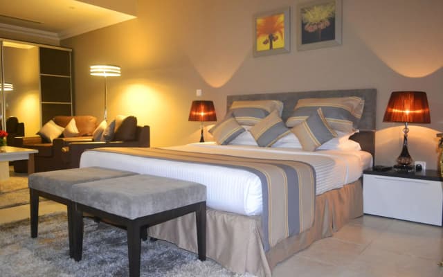 Magnum Hotel & Suites West Bay - photo 4