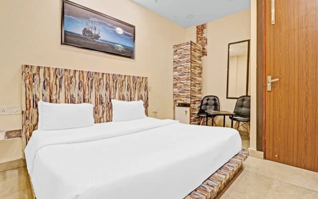 Grand Imperial by OYO Rooms - photo 4