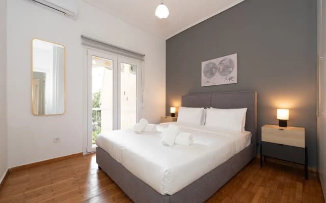 Contemporary Chic Apartment in Athens - photo 4