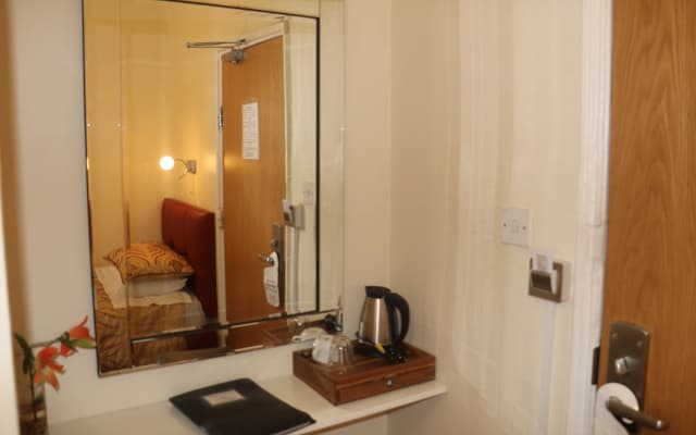 Barry House - photo 3