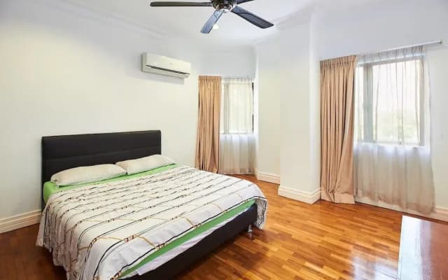 Luxurious 2BR in Klcc - Managed by Guestready - photo 4