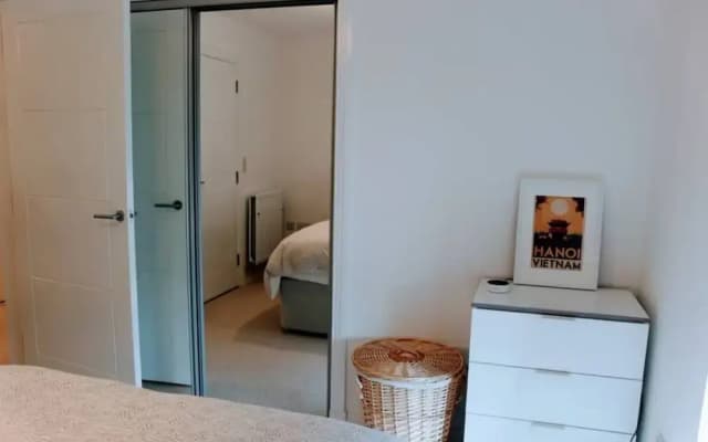 1 Bedroom Apartment With Free Parking Sleeps 2 in City Centre - photo 3