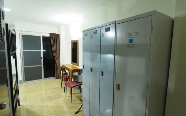 Just Sleep At Box Hostel - photo 5