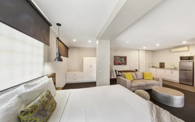 Moonlight Bay Apartments - photo 3