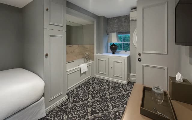No. 30 Knightsbridge - photo 3