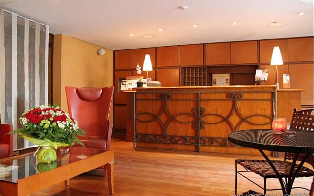 Cabane Hotel - photo 2