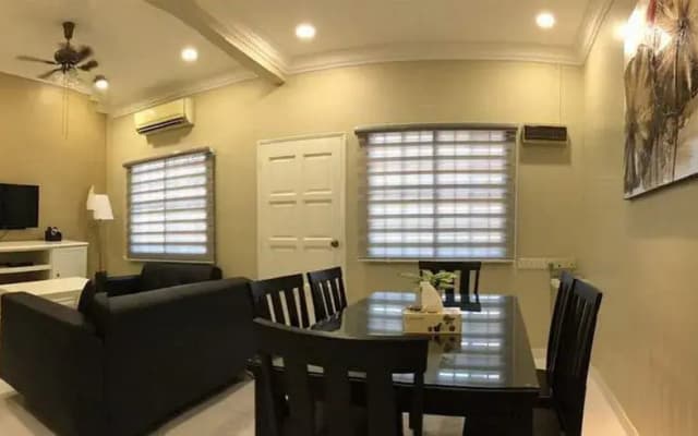 OMG! HomeStay (5-min walk to Jonker) - photo 2
