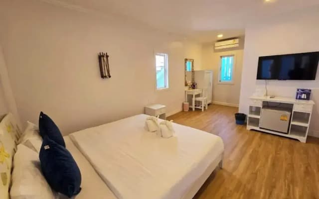 IP Plus Beach Resort - photo 4
