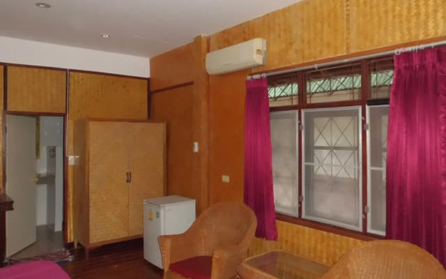 Lolita Bungalow - photo 3