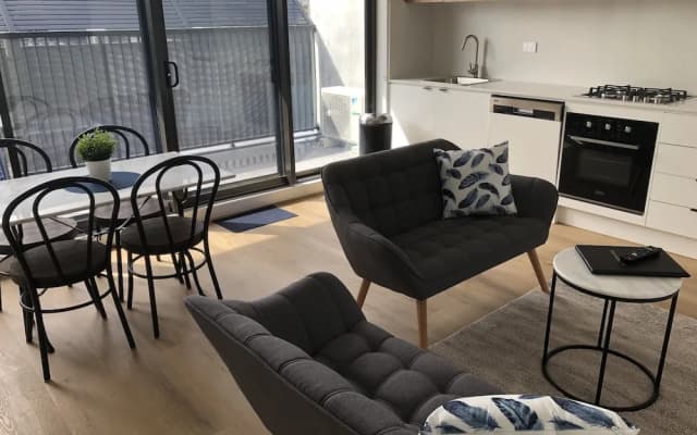 Q Squared Serviced Apartments - photo 3