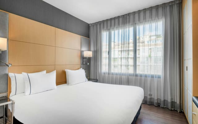 AC Hotel Victoria Suites by Marriott - photo 3