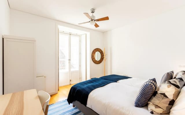 JOIVY Chiado Self Check-In 2-BR Flat w/Parking - photo 3