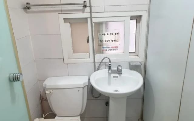cozy livingtel(female only) - photo 5