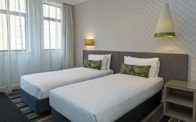 Metro Hotel on Pitt - photo 4