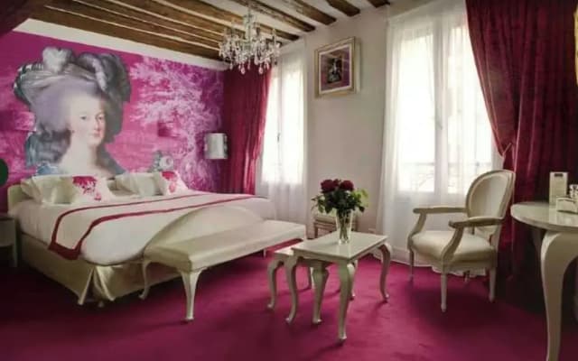 Confidential Room 1, a Stone's Throw From the Louvre - photo 3