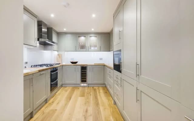 The Earl's Court Square Garden Apartment - ALBS - photo 3