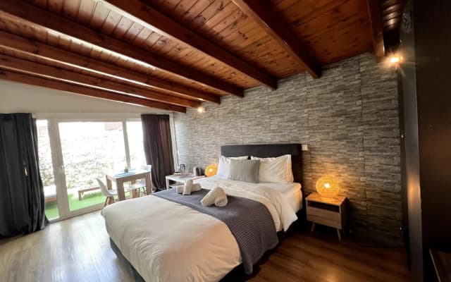 Athens Way Apartments - photo 4