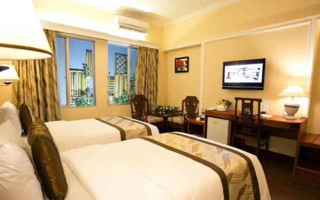 Royal Saigon - photo 4