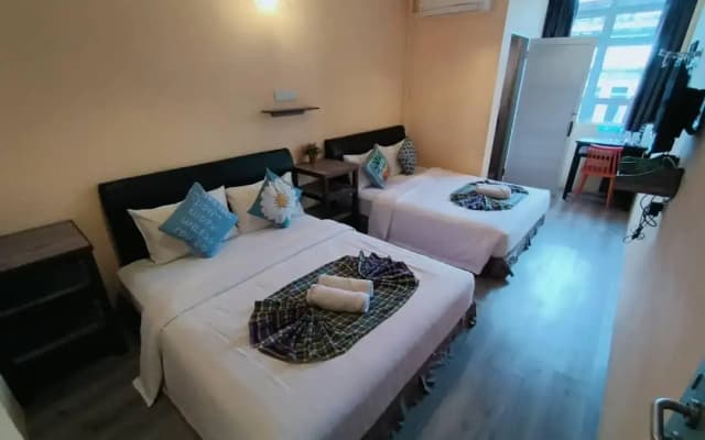 Loft Pals Urbanstay Lodge; Kapit - photo 2