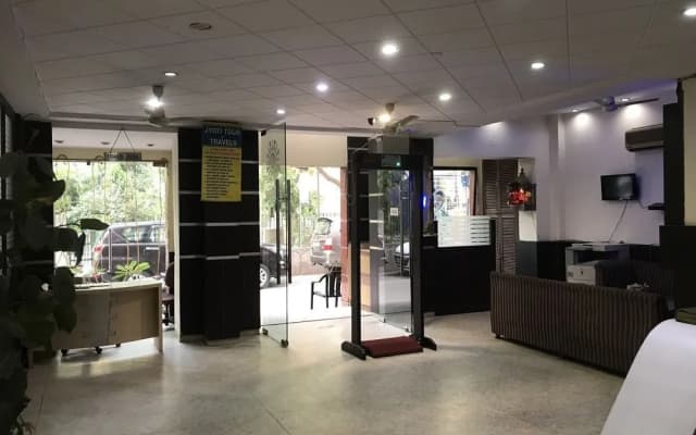 Hotel Jyoti Deluxe - photo 2