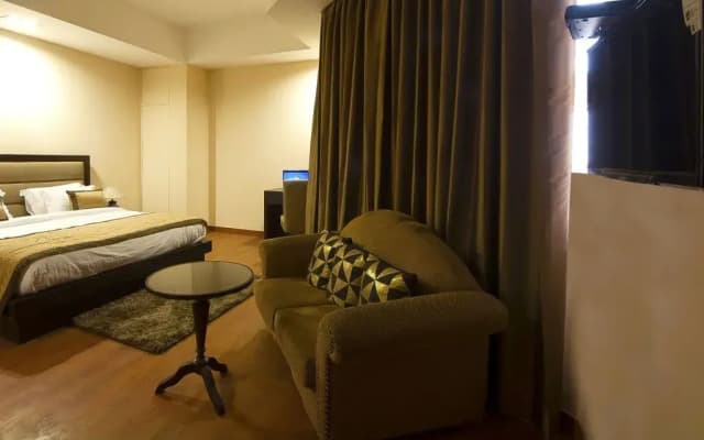 Hotel Aura, IGI Airport - photo 5